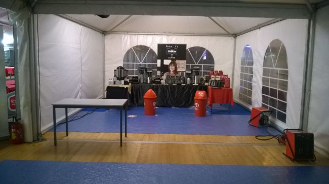 Loueur de tente pour couvrir un salon en Normandie